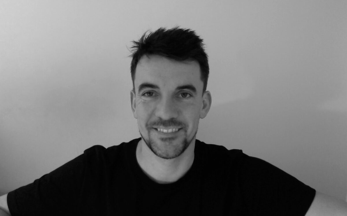 Description de Nicolas Montarry sur son parcours de création artistiques et multidisciplinaires et notamment en spectacle vivant à Lyon